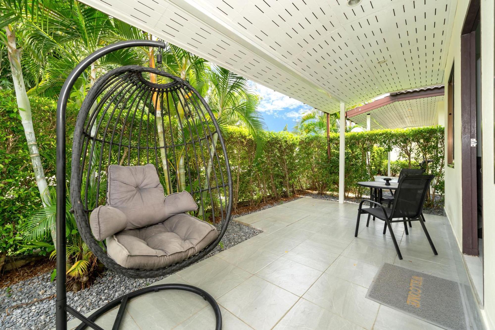 Oxavia Garden Oasis In Nai Harn - Your Private Tropical Garden With 3 Cabins And Jacuzzi Rawai Exteriér fotografie